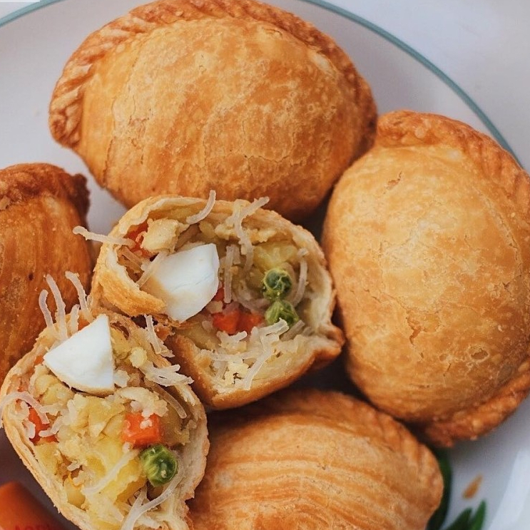 

PASTEL AYAM DAN SAYUR FROZEN