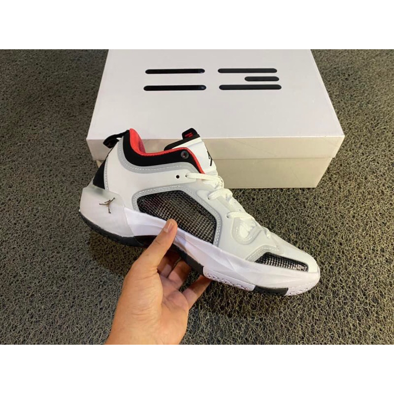 Air Jordan 37 Low Siren Red