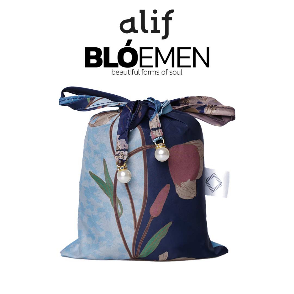 ALIF MUKENA MINI MOTIF PARASUT PREMIUM KOREA TRAVEL - PANSY IN PLACID BLUE ( MKN-217 )