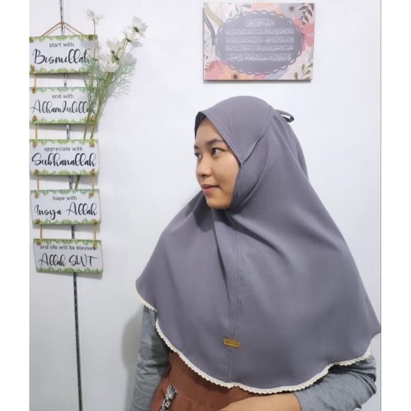 Hujab Bergo Renda M