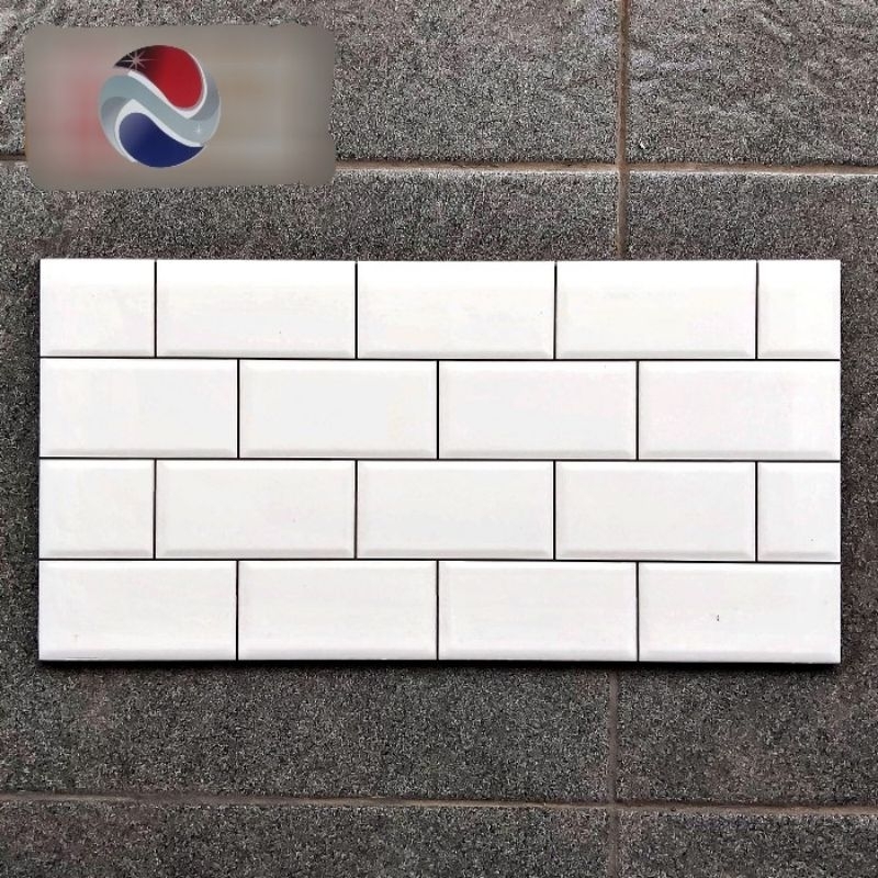 Keramik Dinding 25x50 Uno Interlaken White Subway