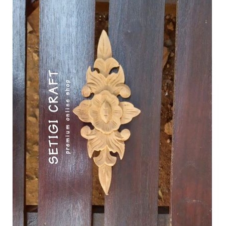 Tempel Tengahan Ornamen Berukir Kayu Jati