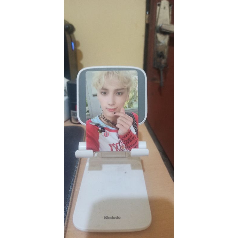 Photocard Hueningkai ESCAPE TXT OFFICIAL