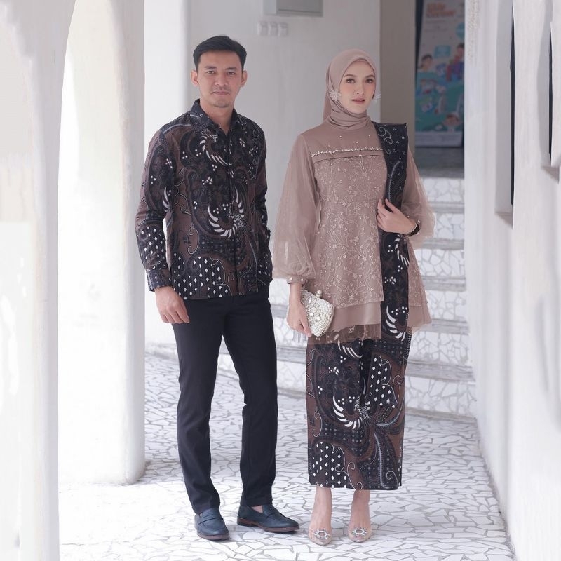 {NEW ARIVAL} Maura Couple - Sania Ruffle Batik Couple Ori Ndoro Jowi DNT Garansi Termurah Shopee - Couple Kebaya Kondangan - Couple Kebaya Pesta Outfit Kondangan Kekininan couple Amika