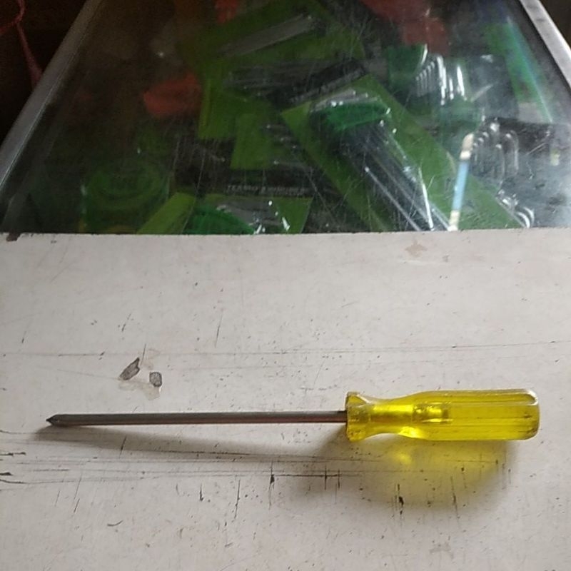 obeng bunga 6" kuning PH2 (6 mm) x 150 mm