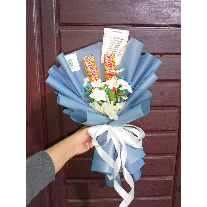 

buket valentine | buket bunga valentine medan | buket coklat silverqueen medan | buket snack medan