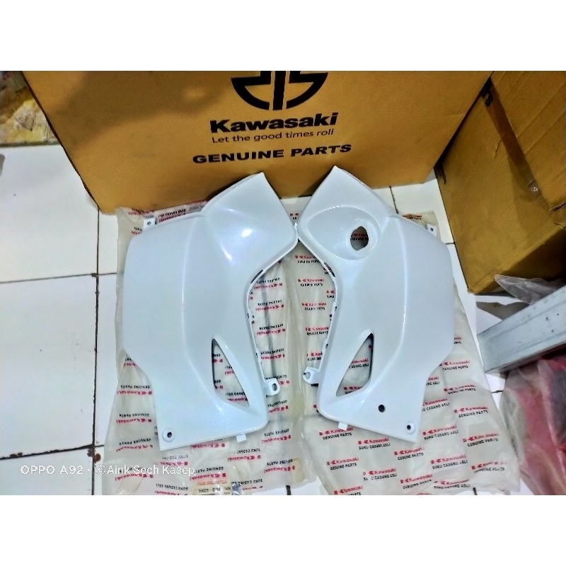 sayap dalam zx130 putih