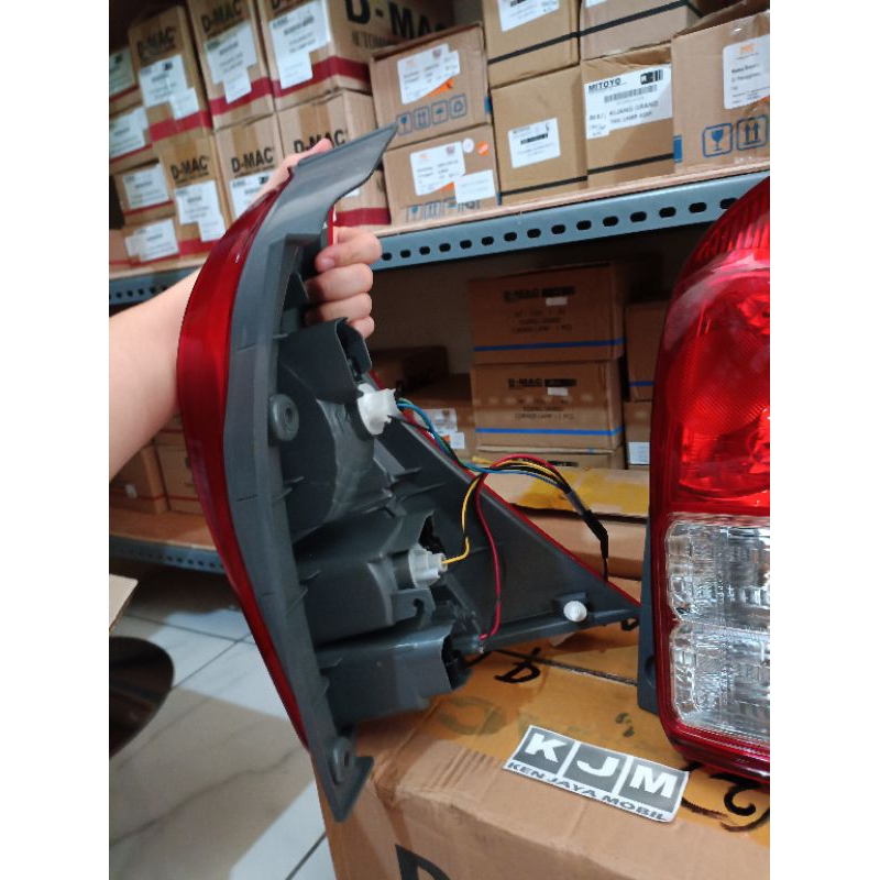 lampu rem belakang stop lamp avanza xenia veloz 2012