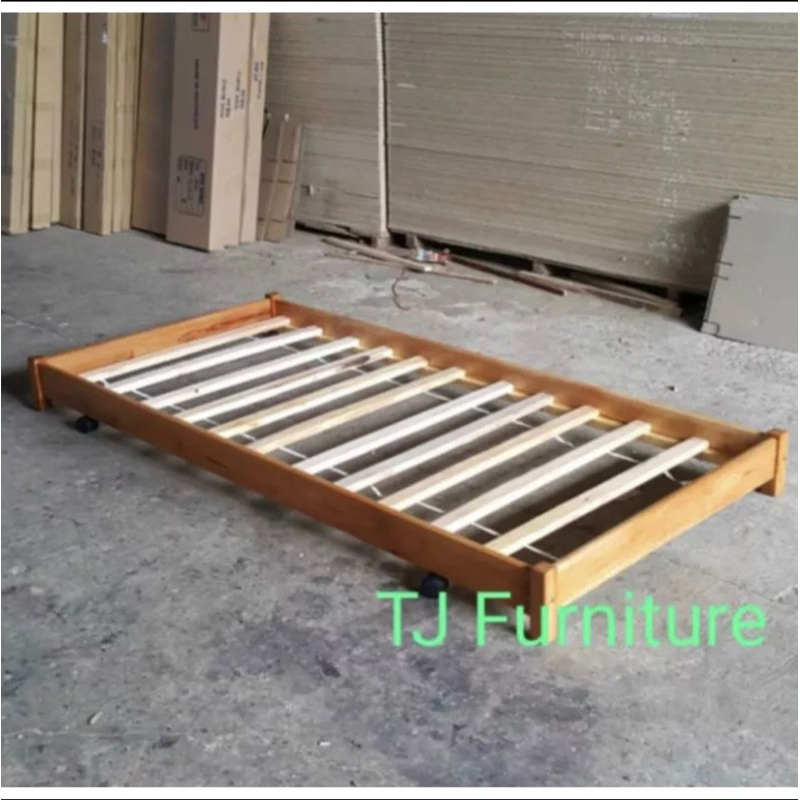 ranjang kayu pendek 120x200