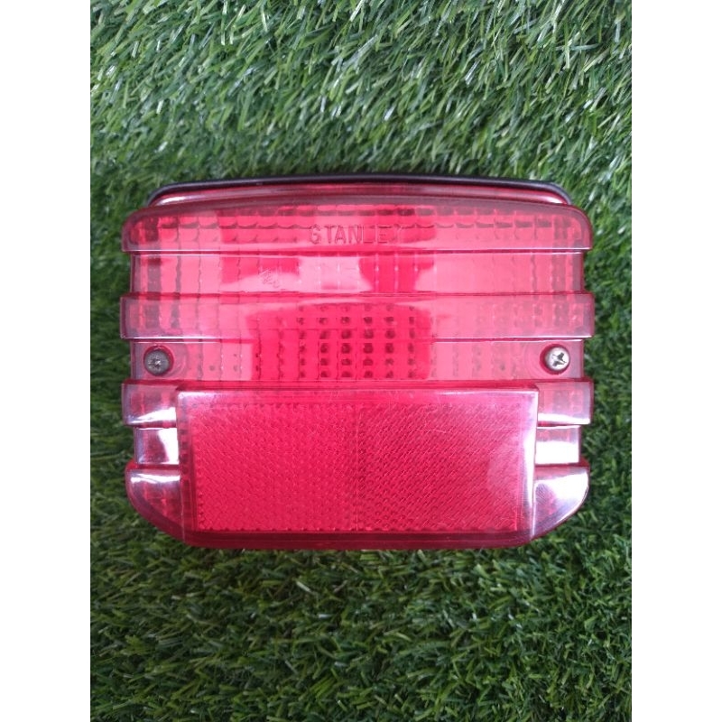 Stoplamp mika set dudukan stoplam lampu belakang original baru gl100 / gl125 /win/super cup