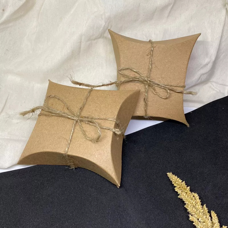 

Pillowbox Kotak Kado Pillow Box Bungkus Kado Gift Box Souvenir Packaging Kotak Hadiah