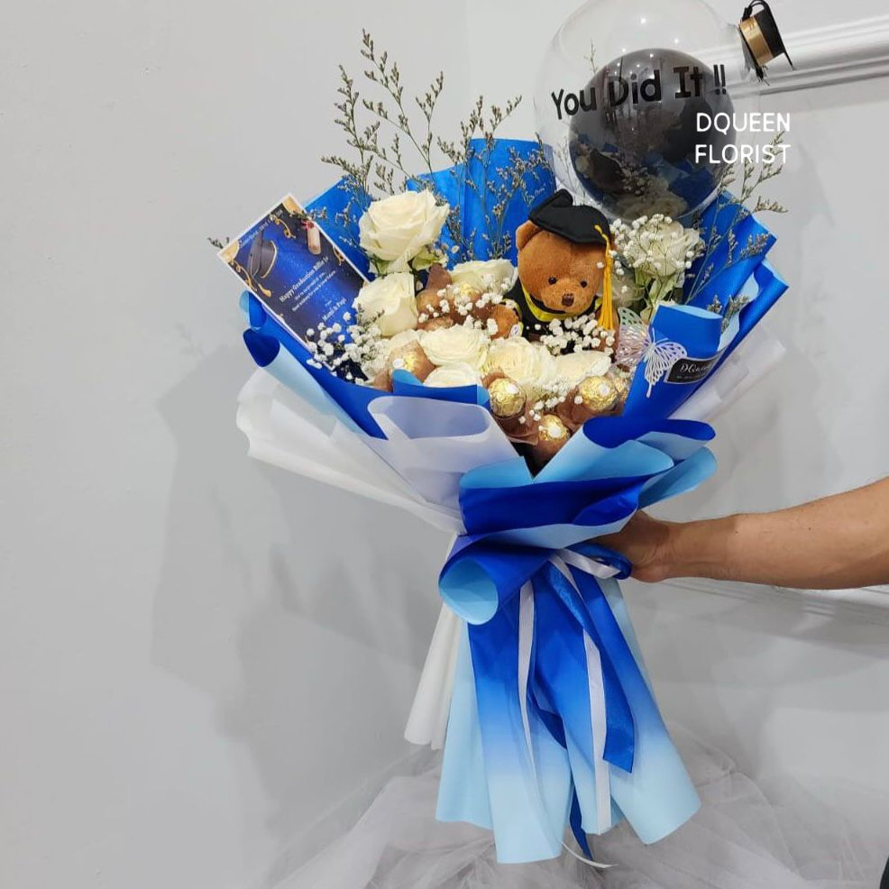 Dqueen Florist - Buket Bunga Tangan Kelulusan Wisuda Graduation