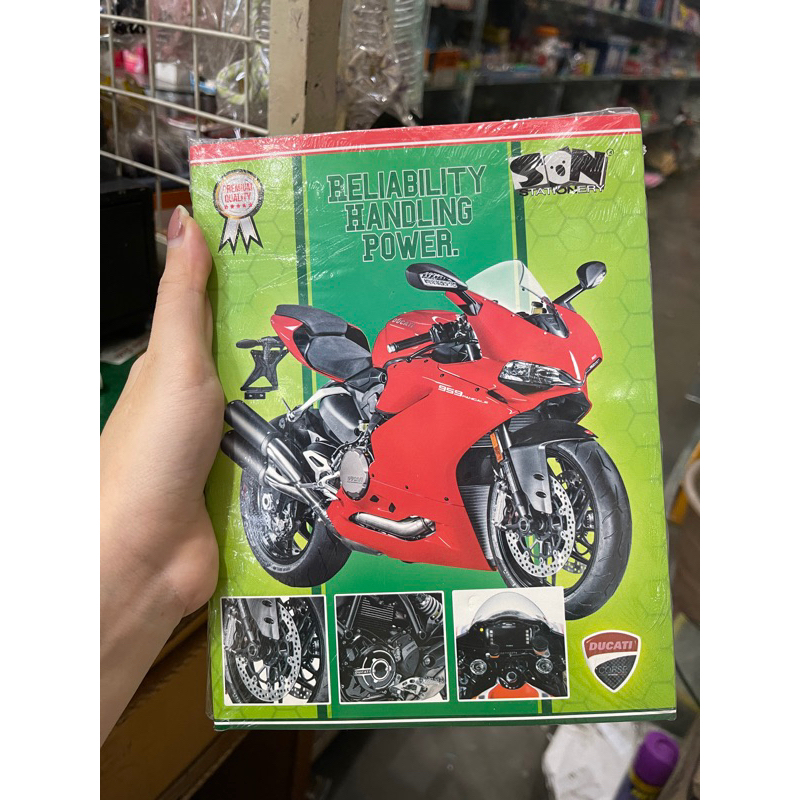 

Buku Tulis 38 lembar / Buku Tulis Merk SON Isi 38 Lembar Per Pak 10 Pcs Cover Bergambar Corak Lucuh