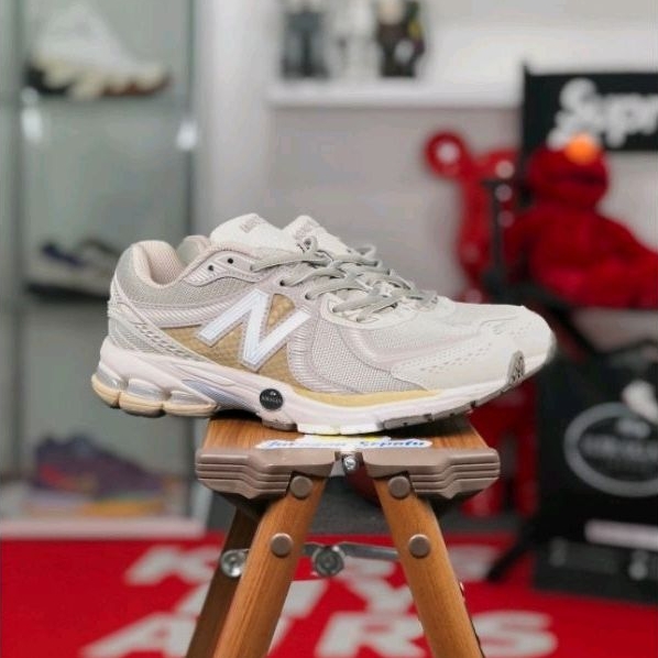 New Balance 860v2 &quot;Mars&quot;