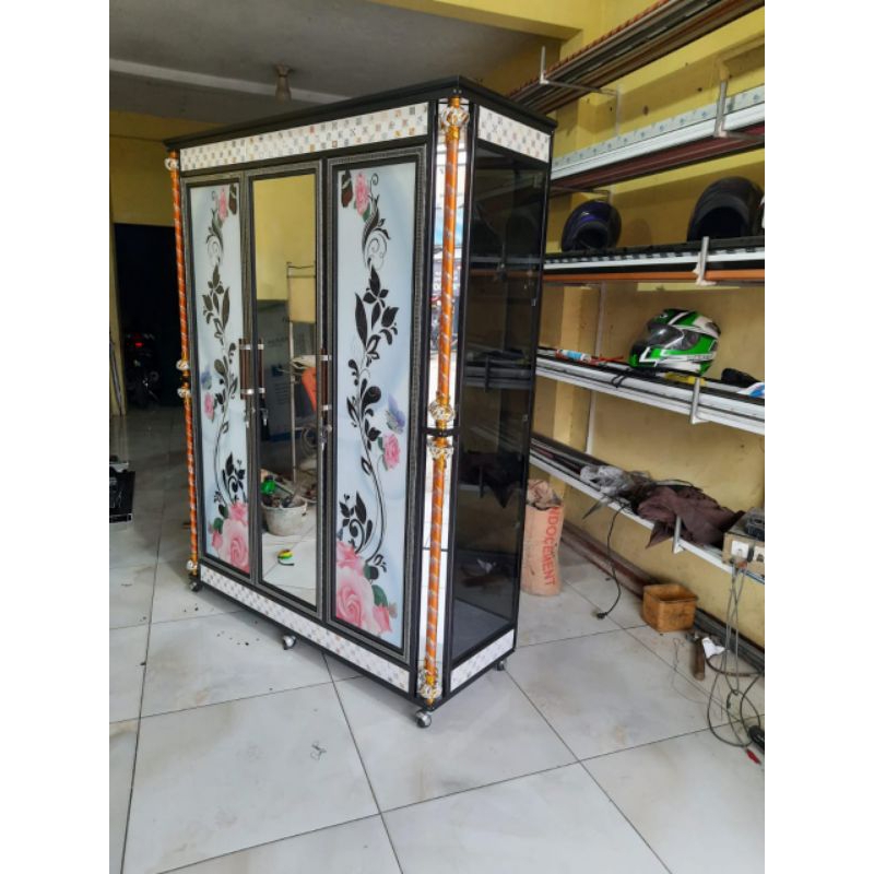 LEMARI PAKAIAN 3 PINTU LEMARI 3 PINTU LEMARI PAKAIAN 2 PINTU LEMARI 2 PINTU LEMARI PAKAIAN ALUMUNIUM