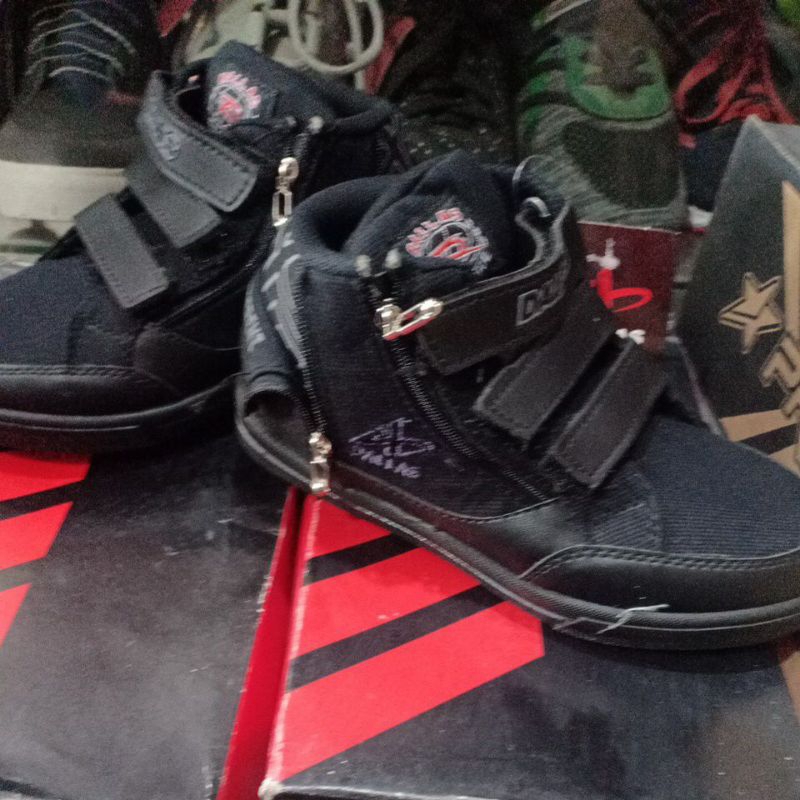 SEPATU ANAK SEKOLAH MEREK DALLAS RX KING LEM 2 TANPA TALI HITAM POLOS