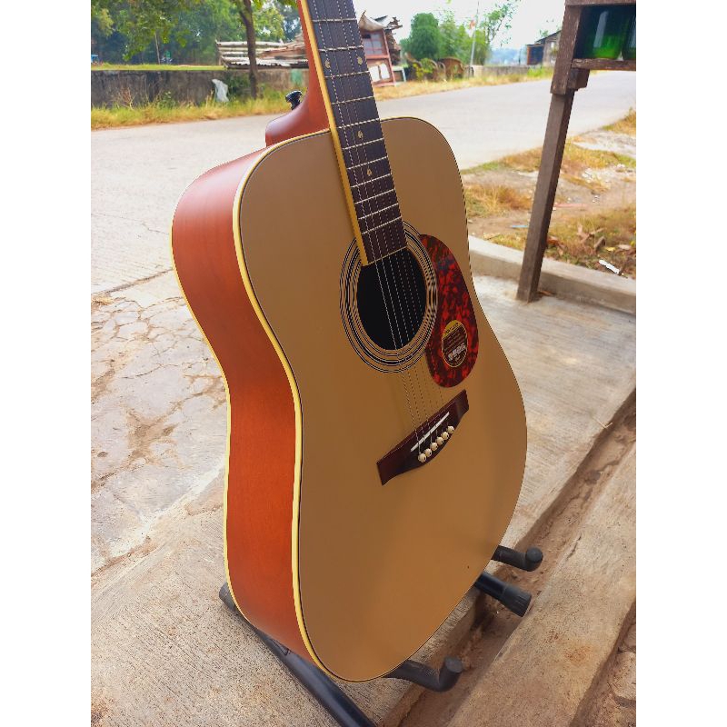 Gitar Akustik Cort custom