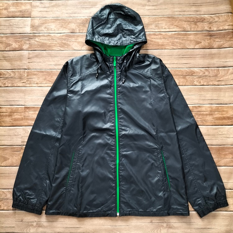 Jaket Unik Windbreaker hitam glossy