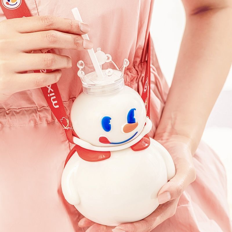 Botol Minum Mixue 700ml Mixue Botol Minum Snow King Xue Wang Oringinal Dengan Tali Mixue Botol Minum Tumbler Mixue Viral COD✅
