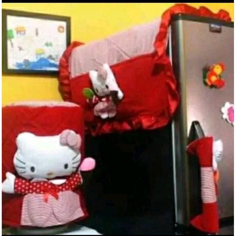 SET SARUNG GALON TUTUP KULKAS HELLO KITTY DAN PEGANGANNYA