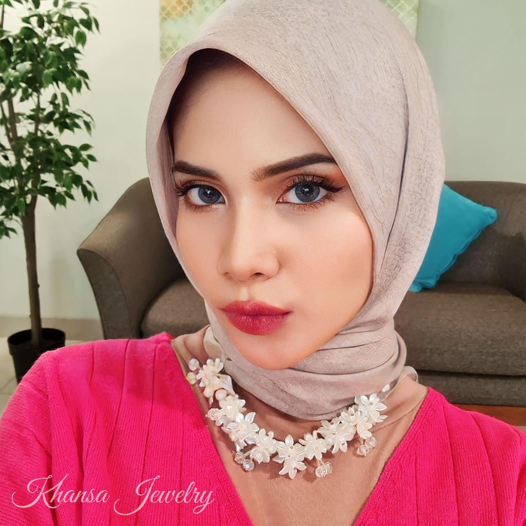 Kalung Hijab Beads Necklace Crystal Kalung Kondangan Kelopak Bunga - KH008