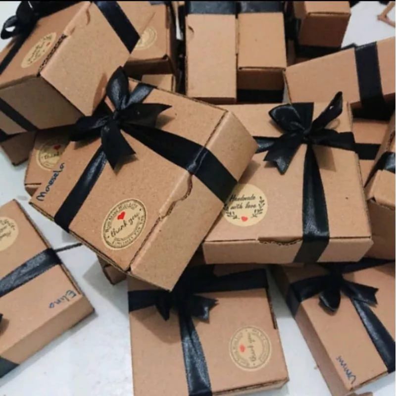 

Hampers Box Sudah Dihias | Box Hampers | kado Box Tambahan