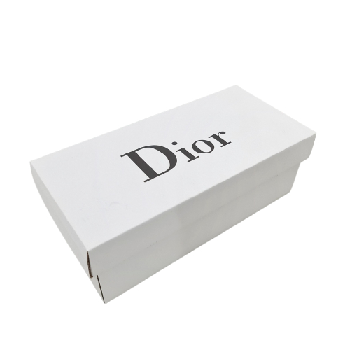 

Kardus DIOR Dan Zarra Harap Beli bersama Produk