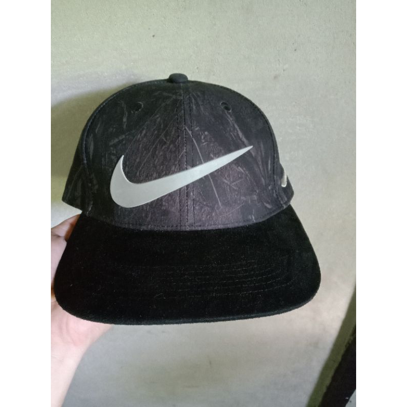 Topi Nike Big Logo