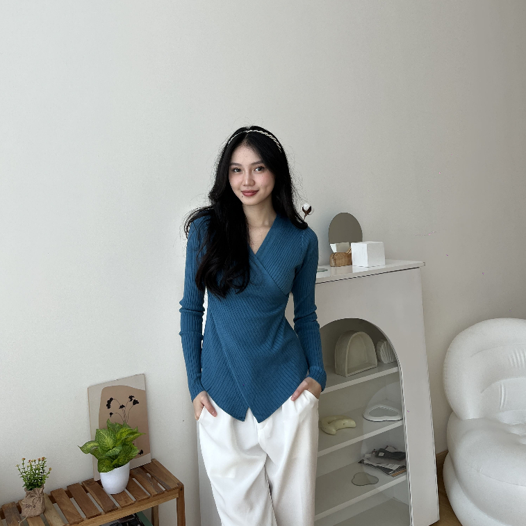 Eyri Knit Blouse - Atasan Rajut - Korean Casual Top