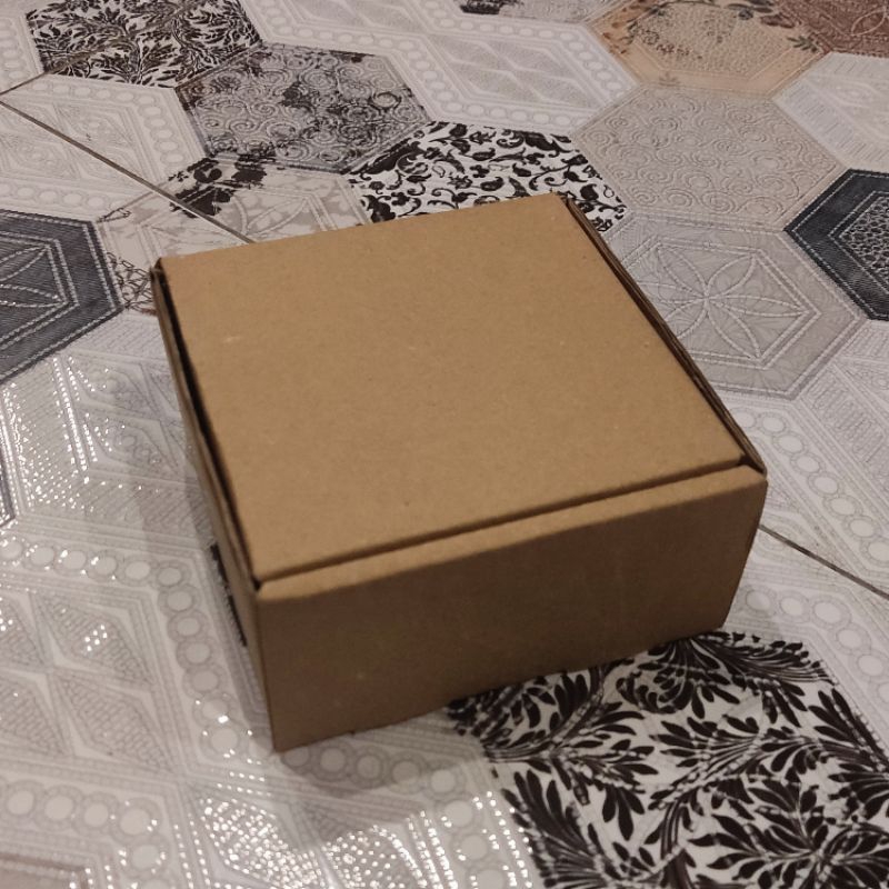 

AYA - kotak kardus karton 8 × 8 × 3 || kotak packing || kotak kue || box mini || kardus kecil