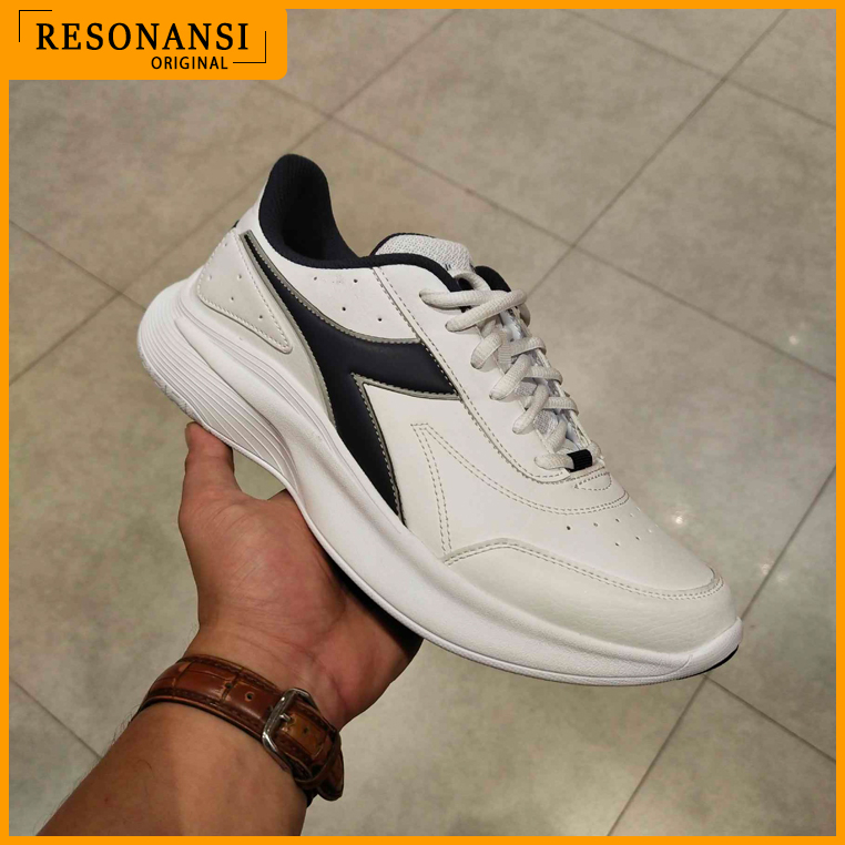 Harga diadora shop gilberto white