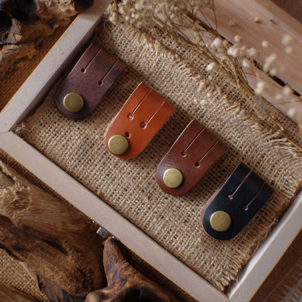 Klip / Clip Kabel Kulit / Klip Charger/Headset/ Kabel Organizer - dkelatherproduct