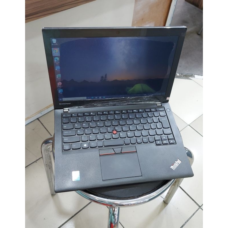 Laptop Lenovo 20CLS27604 core i5 8Gb 13inch bekas mulus normal