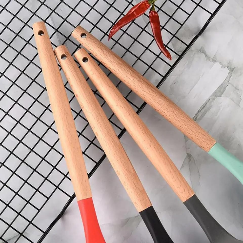 Spatula Silikon Gagang Kayu Tahan Panas