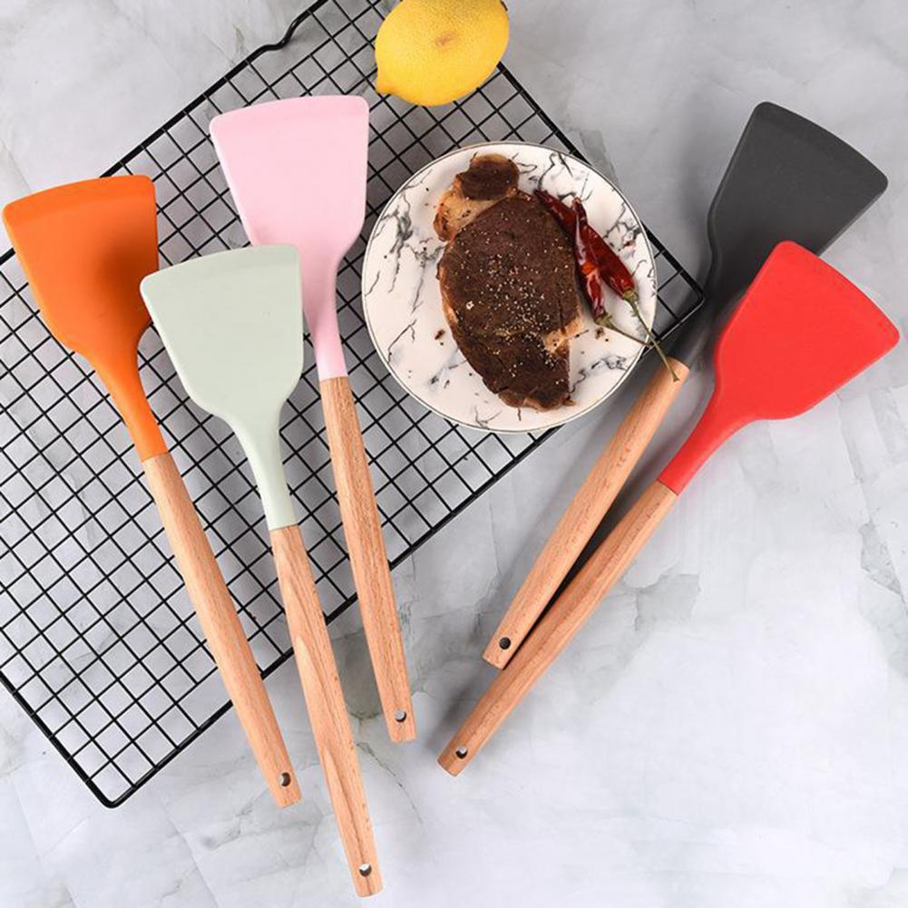 Spatula Silikon Gagang Kayu Tahan Panas