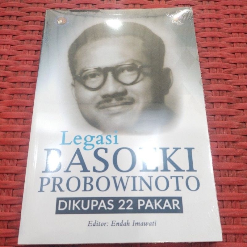 

Buku Legasi Basoeki Probowinoto Dikupas 22 Pakar