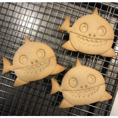 

Cetakan Kue Kering Hiu Baby Shark Cookie Cutter