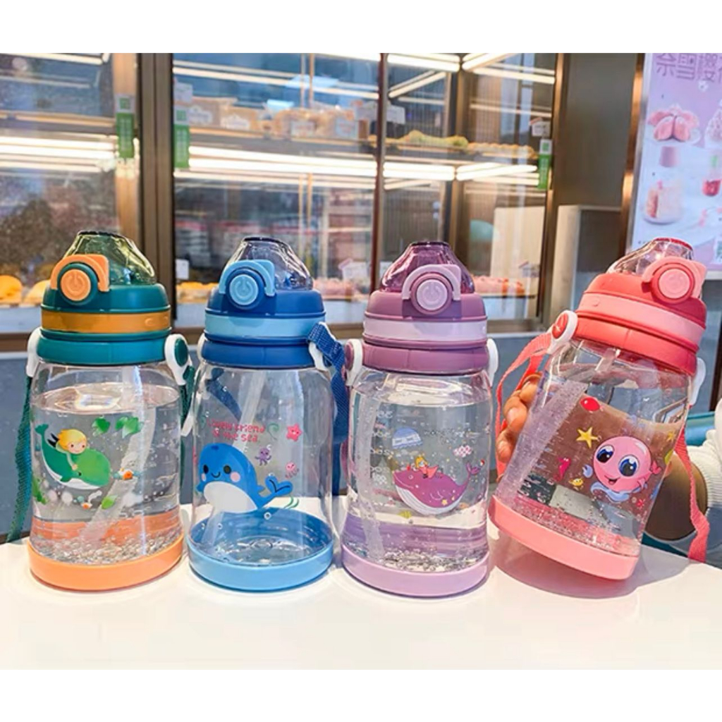 2667 Botol Minum Anak Lucu Karakter Dolphin - Tempat Minum Air Anak Sekolah 550ML - Botol Minum Binatang Laut Dengan Sedotan dan Tali Tenteng