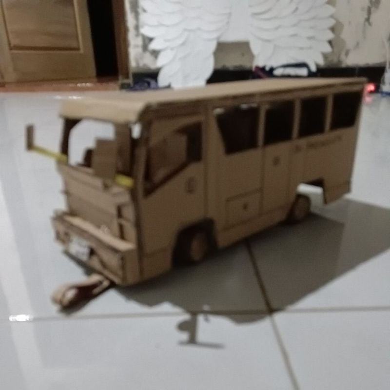 

minibus kardus