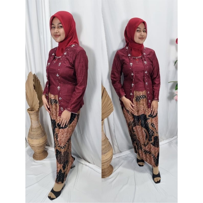 Kebaya Brokat Kutu Baru / Kebaya Tunik / Tunik Tulle/ Kebaya Modern / Kebaya tile / Kebaya Favorite / Batik Couple / Kebaya Kondangan / Kebaya Pesta / Kebaya Wisuda / Kebaya Tunik Busui / Tunik Wisuda / Kebaya Payet