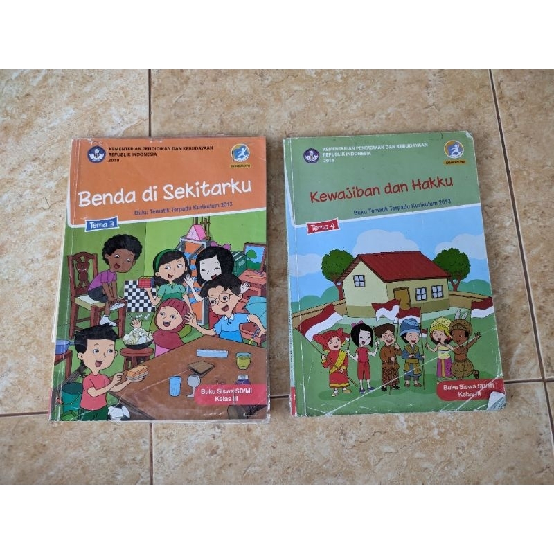 

Buku Cetak SD Kelas 3 Tema 1 2 3 4 5 6 7 8 Bahasa Inggris Jawa Informatika