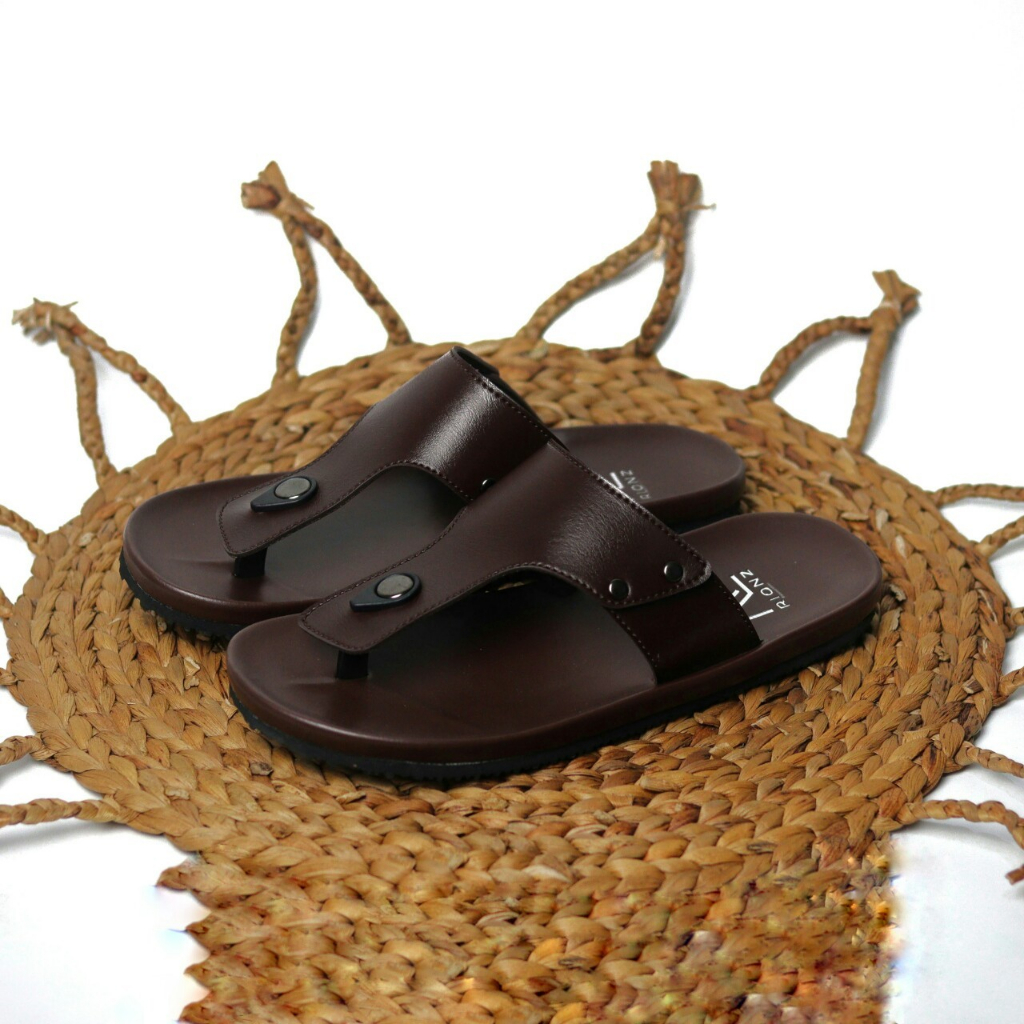 RIONZ CARLOS - Sandal Pria Jepit Kulit PU Hitam Coklat  Gaya Kekinian Murah - Sandal Casual Pria Cowok Flip Flop Original Terbaru