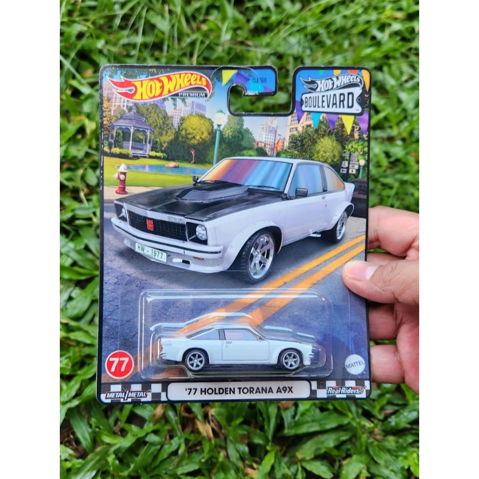 Hot Wheels Premium Boulevard 77 Holden Torana A9X original