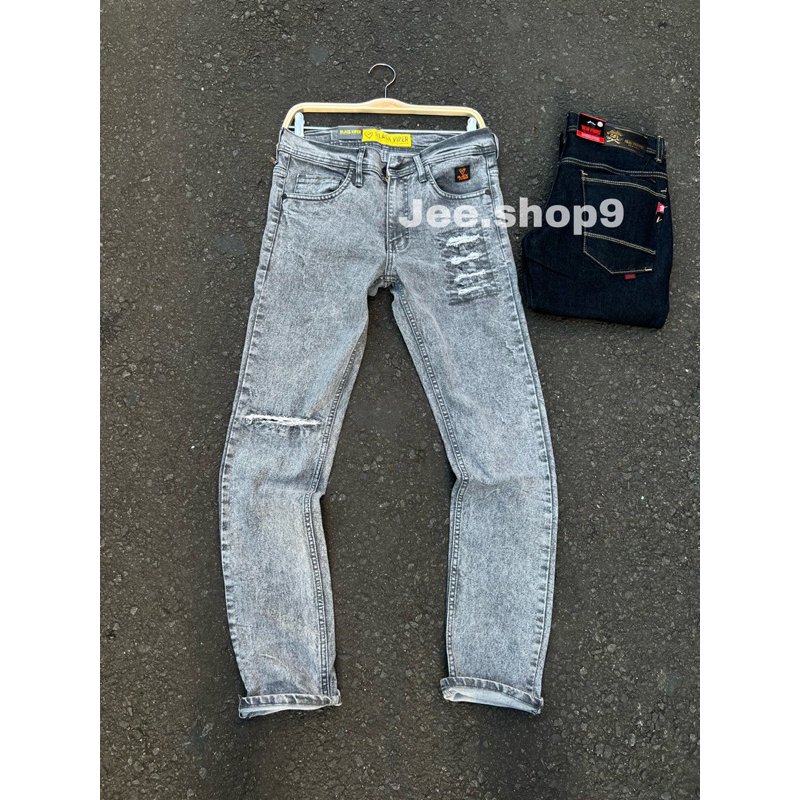 Celana panjang jeans sobek sobek snow pria/celana panjang snow pria terbaru