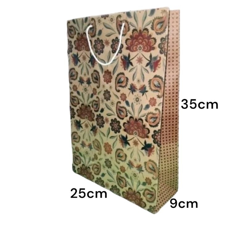 

Paper Bag Batik Bunga Ukuran Polio 25x35x9 1pak Isi 12