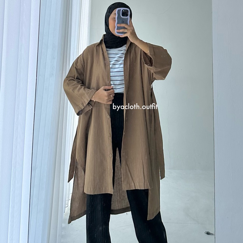 BYACLOTH - Yuka Tunik Kemeja Linen Oversize - Kemeja Crinkle Basic Oversize Atasan Wanita Lengan Panjang - Bumil Busui Friendly - Basic Shirt - Baju Kerja Kantor Wanita - Baju Atasan Wanita Terbaru