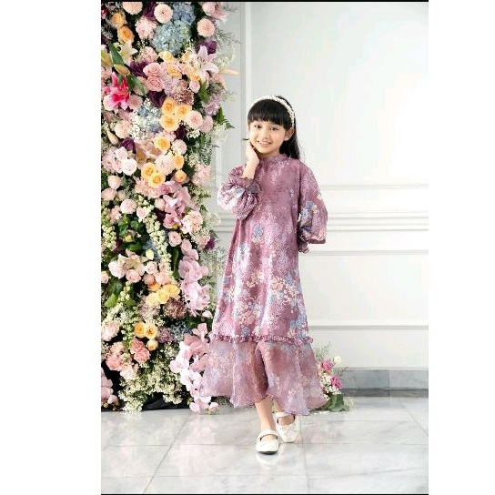 anyelir dress girl wearing klamby 3-4th