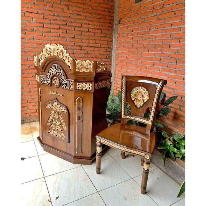 Kursi hakim. Kursi podium. Kursi raja. Kursi mimbar. Kursi masjid
