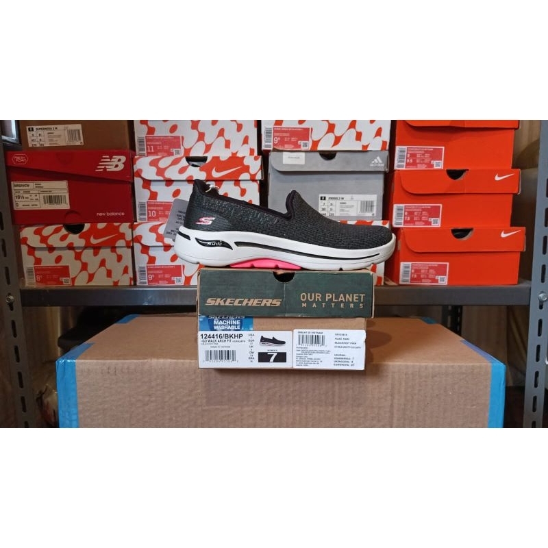 skechers slipon arch fit original