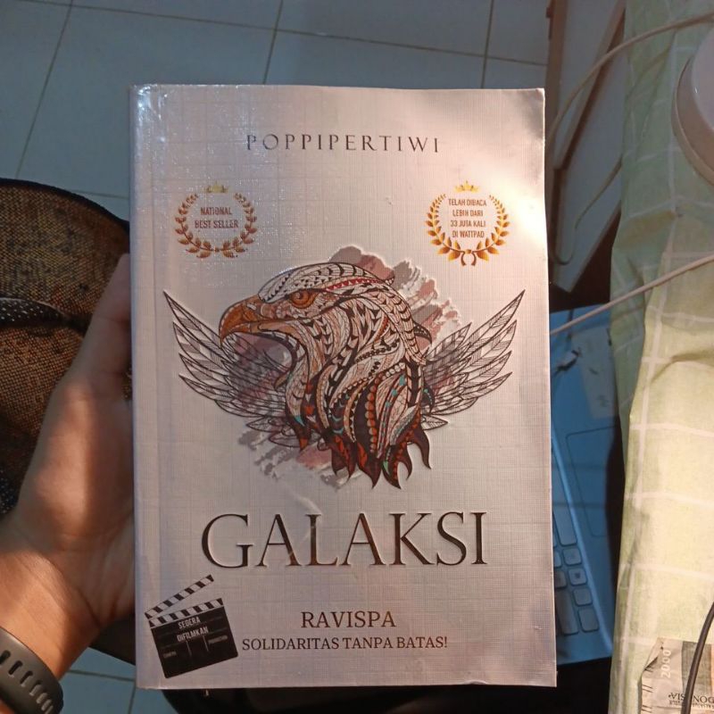 PRELOVED GALAKSI NOVEL by POPPIPERTIWI